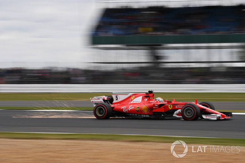 Sebastian Vettel, Ferrari SF70H saca chispas