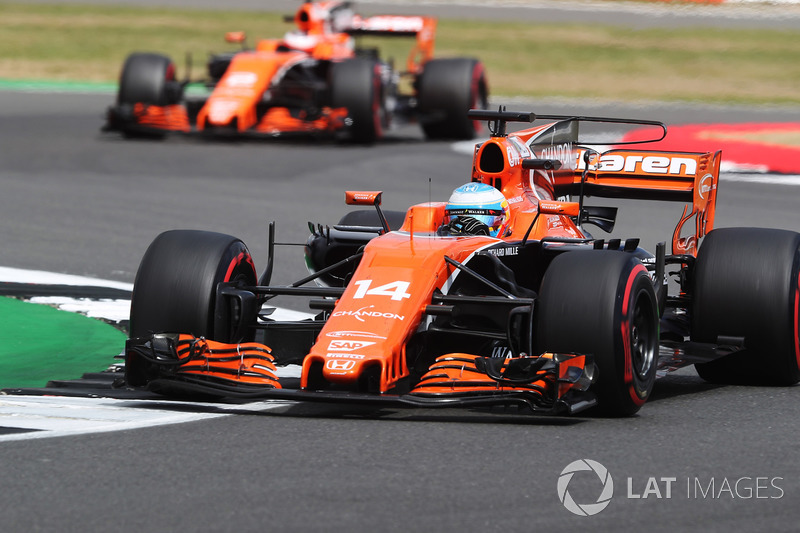 Fernando Alonso, McLaren MCL32, Stoffel Vandoorne, McLaren MCL32