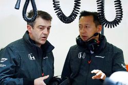 Yusuke Hasegawa, Honda Senior Managing plática con sus colegas