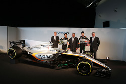 (L to R): Andrew Green, Sahara Force India F1 Team Technical Director; Sergio Perez, Sahara Force In