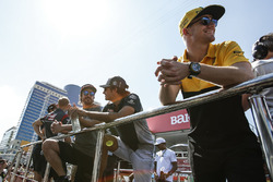Nico Hulkenberg, Renault Sport F1 Team, Fernando Alonso, McLaren, Carlos Sainz Jr., Scuderia Toro Rosso
