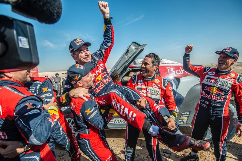 Winner #305 JCW X-Raid Team: Carlos Sainz