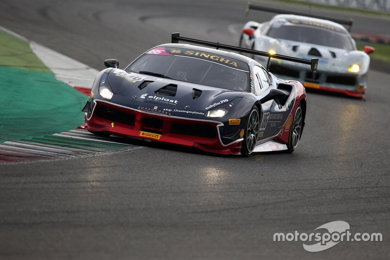 #186 Ferrari 488 Challenge, Rossocorsa: Agata Smolka