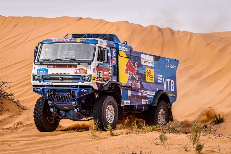 #511 Team KAMAZ Master: Andrey Karginov, Andrey Mokeev, Igor Leonov