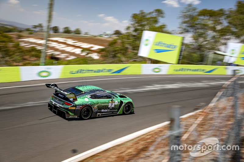 #7 Bentley Team M-Sport Bentley Continental GT3: Jules Gounon, Maxime Soulet, Jordan Pepper
