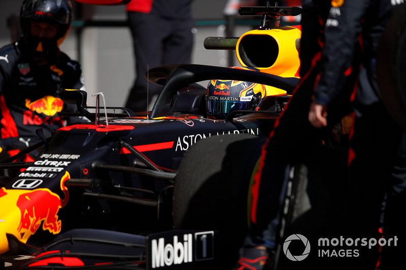Alex Albon, Red Bull Racing comes in for a pit stop