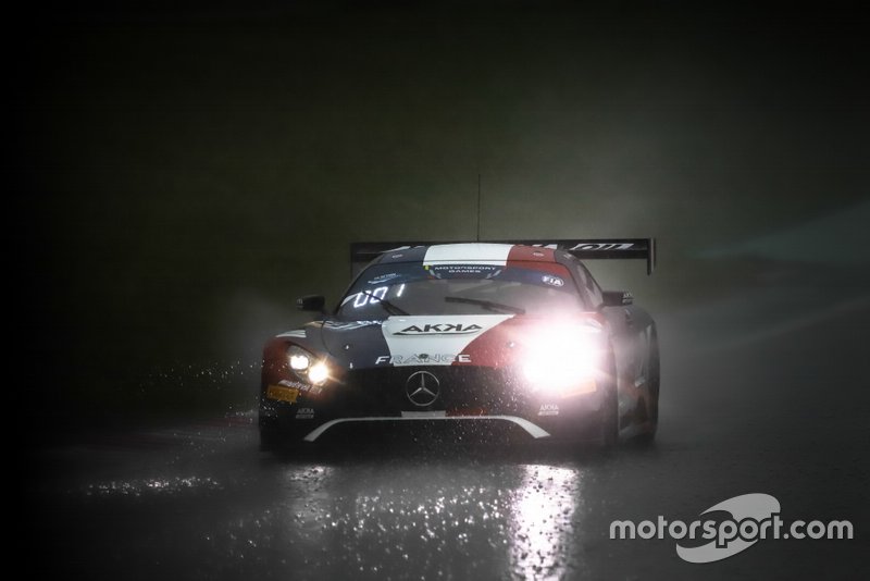 #87 FRA AKKA-ASP Mercedes - AMG GT3: Jean-Luc Beaubelique, Jim Pla