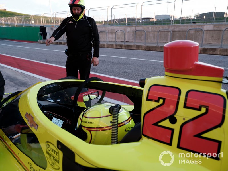 Simon Pagenaud, Team Penske Chevrolet, cooling tube, helmet cooler, scoop