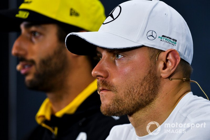 Valtteri Bottas, Mercedes AMG F1 and Daniel Ricciardo, Renault F1 Team In the Press Conference