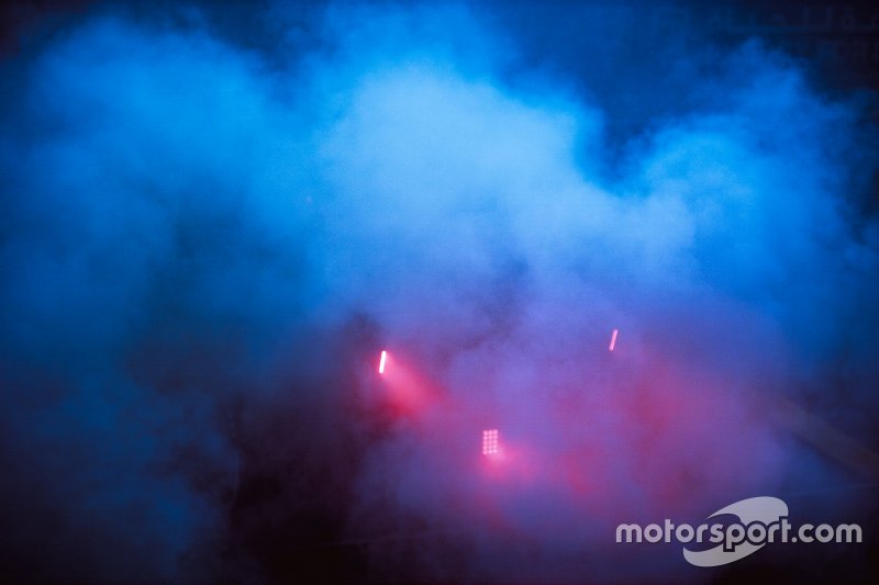 Max Verstappen, Red Bull Racing RB15, doing burnout