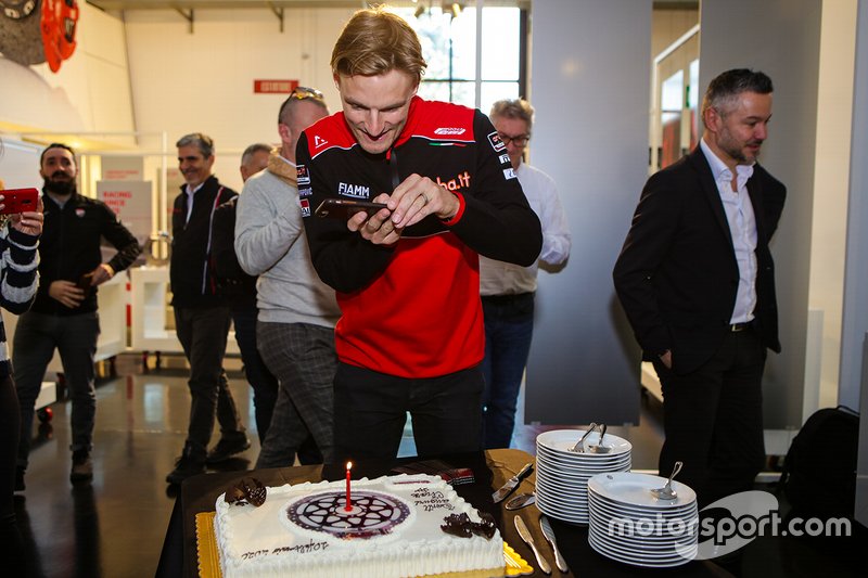 Visita di Chaz Davies agli stabilimenti Brembo