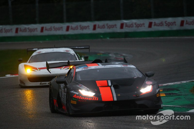 #102 Lamborghini Huracan SuperTrofeo GT Light, Antonelli Motorsport: Mattia Michelotto