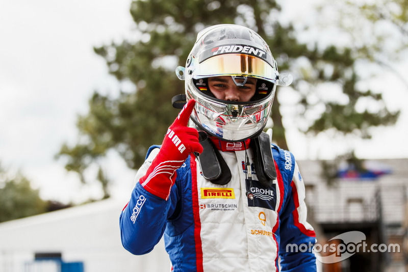 L'Allemand a signé la pole position, la deuxième de sa carrière en sport auto après celle d'Adria en F4 Italie 2015