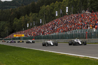 Marcus Ericsson, Sauber C37 ve Sergey Sirotkin, Williams FW41