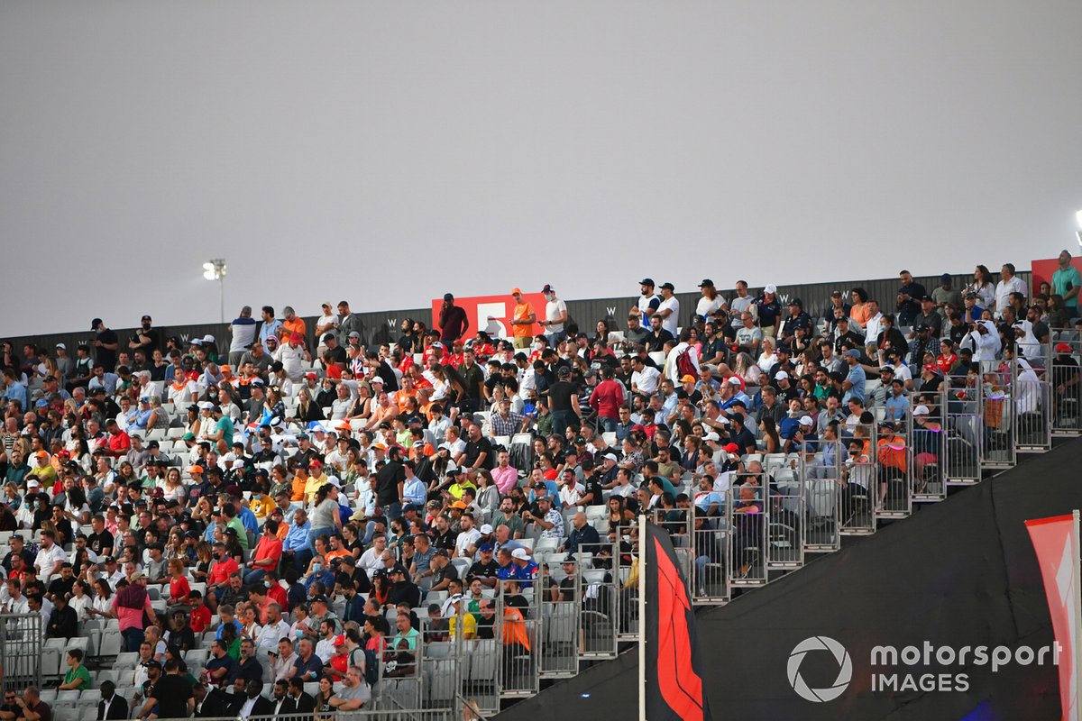 Aficionados en las gradas de Qatar