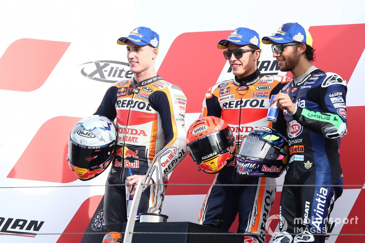 Podio: ganador Marc Márquez, Repsol Honda Team, segundo lugar Pol Espargaró, Repsol Honda Team, tercer lugar Enea Bastianini, Esponsorama Racing