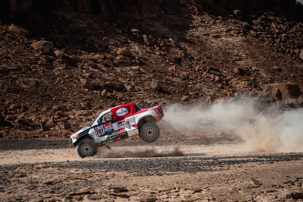 #207 Toyota Gazoo Racing Toyota: Giniel De Villiers, Dennis Murphy