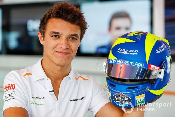 Lando Norris, McLaren with special Valentino Rossi tribute helmet