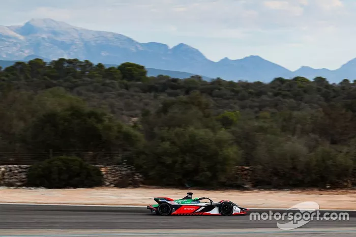 Audi e-tron FE06