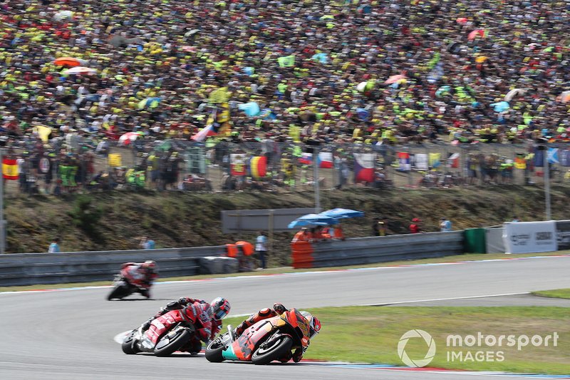 Pol Espargaró devant Danilo Petrucci