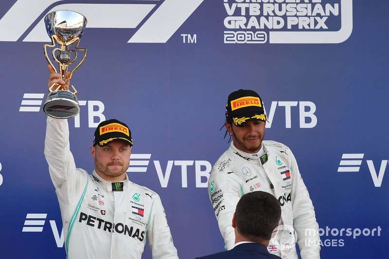 Podio: ganador Lewis Hamilton, Mercedes AMG F, segundo lugar Valtteri Bottas, Mercedes AMG F1