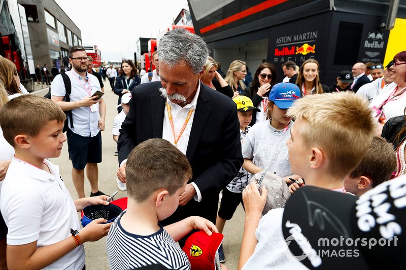 Chase Carey, Chairman, Formula 1, incontra alcuni fan