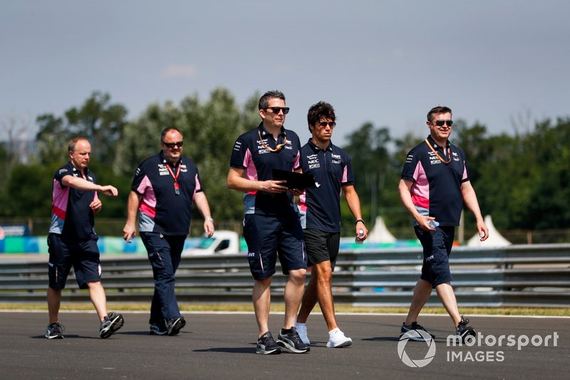 Lance Stroll, Racing Point, fait une reconnaissance de la piste