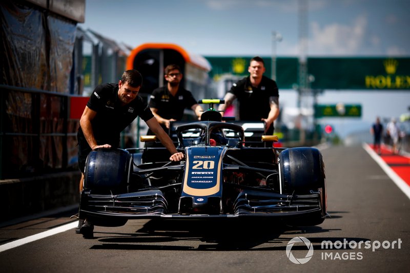 Mobil Kevin Magnussen, Haas F1 Team VF-19