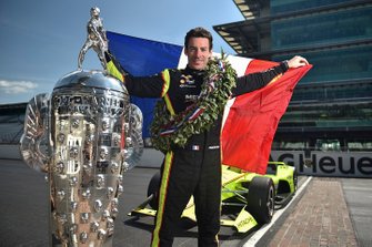Le vainqueur Simon Pagenaud, Team Penske Chevrolet