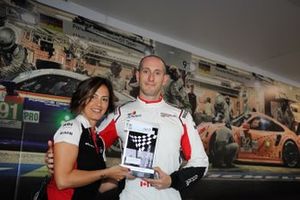 Bashar Mardini, GDL Racing, viene premiato da Valentina Albanese