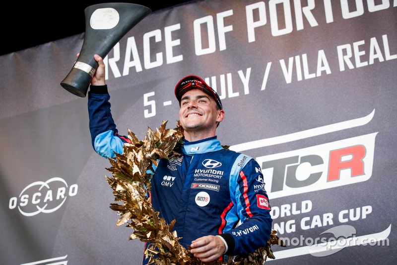 Podium: Race winner Norbert Michelisz, BRC Hyundai N Squadra Corse Hyundai i30 N TCR
