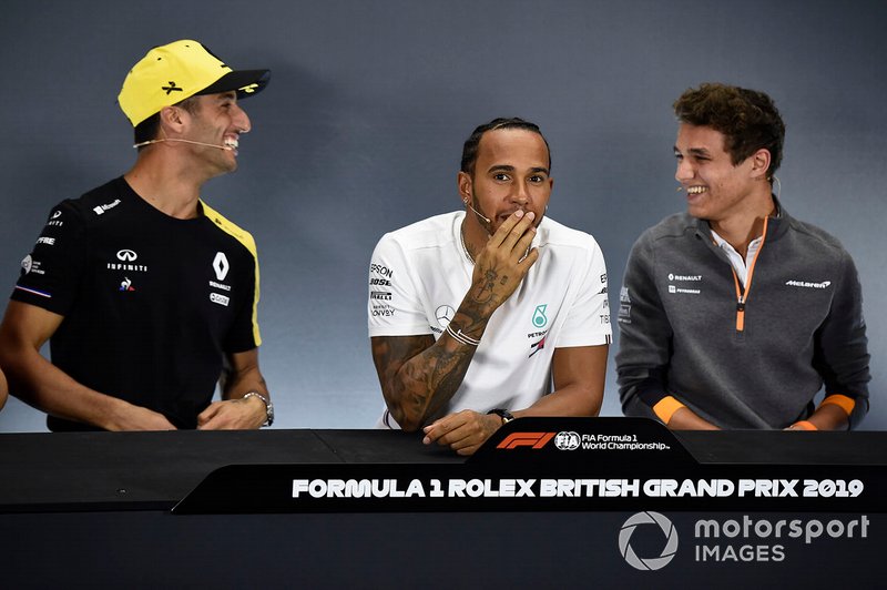 Daniel Ricciardo, Renault F1 Team, Lewis Hamilton, Mercedes AMG F1 y Lando Norris, McLaren en la conferencia de prensa