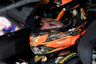 Martin Truex Jr., Joe Gibbs Racing, Toyota Camry Bass Pro Shops / TRACKER ATVs & Boats / USO