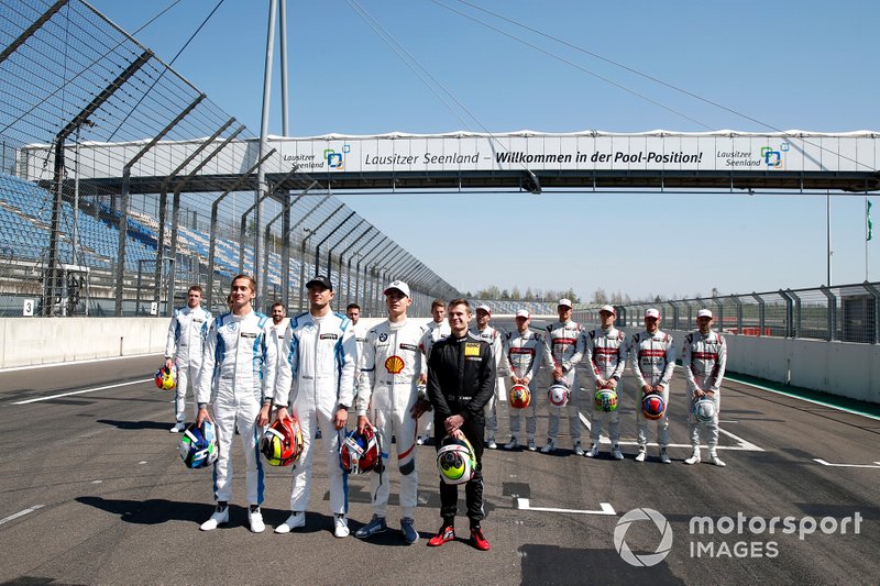 Gruppenfoto: Alle Rookies der DTM-Saison 2019
