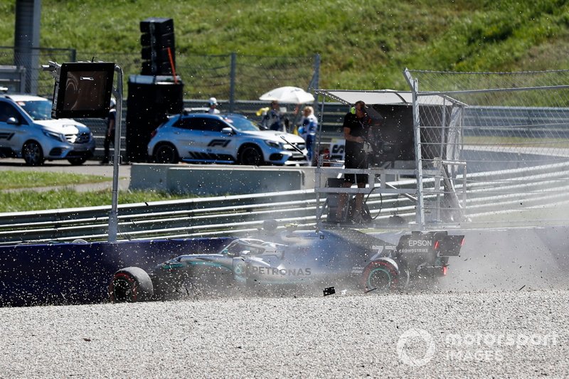 Crash of Valtteri Bottas, Mercedes AMG W10