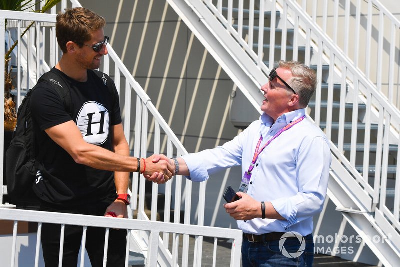 Romain Grosjean, Haas F1 e Johnny Herbert, Sky TV nel paddock