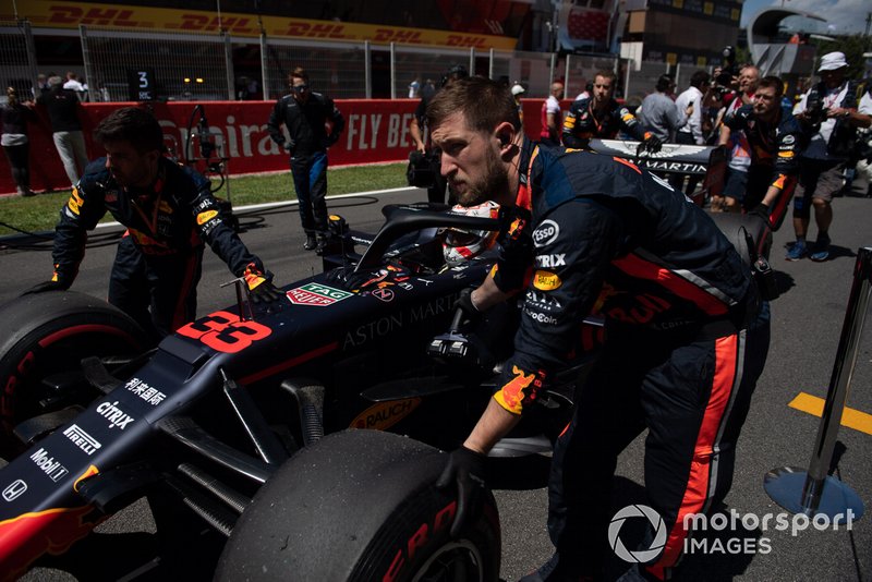 Max Verstappen, Red Bull Racing RB15, arriva in griglia di partenza
