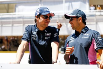 Lance Stroll, Racing Point, ve Sergio Perez, Racing Point, pilotlar geçit töreninde