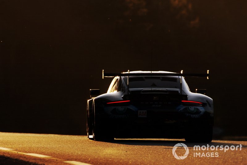 #56 Team Project 1 Porsche 911 RSR: Jorg Bergmeister, Patrick Lindsey, Egidio Perfetti