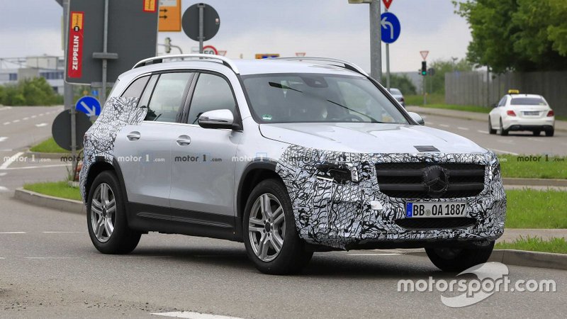 Шпигунське фото Mercedes GLB 2020 року