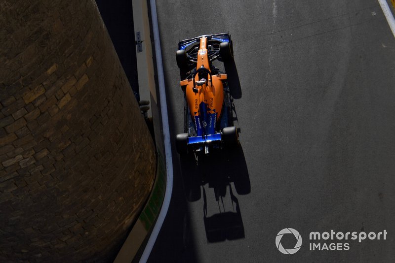 9: Carlos Sainz Jr., McLaren MCL34, 1'42.398