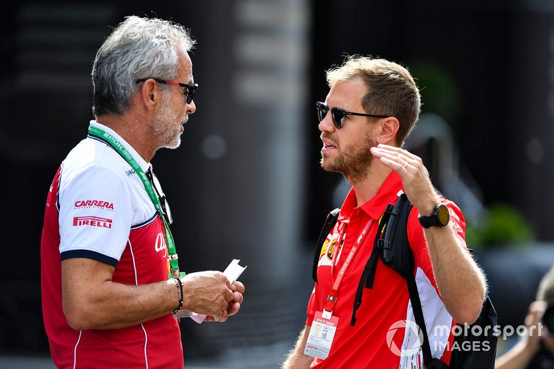 Beat Zehnder, Team Manager, Alfa Romeo Racing et Sebastian Vettel, Ferrari