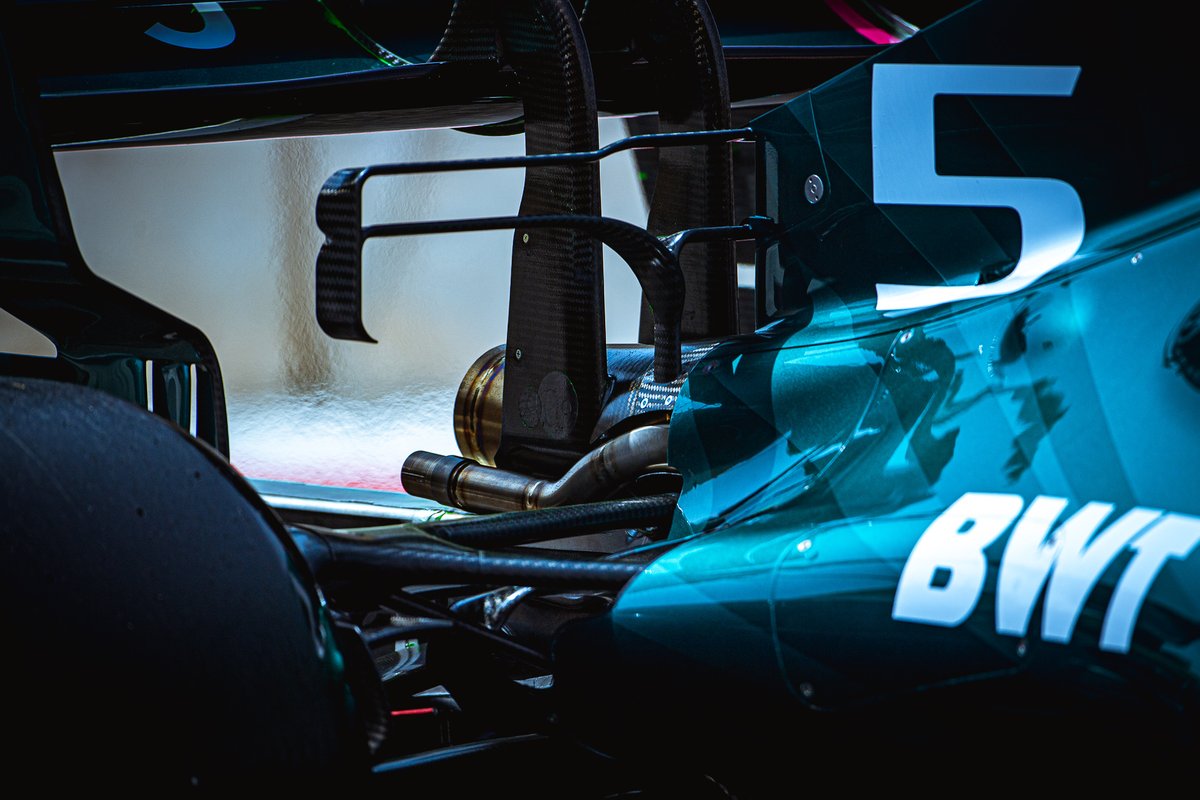Деталь болида Aston Martin AMR21