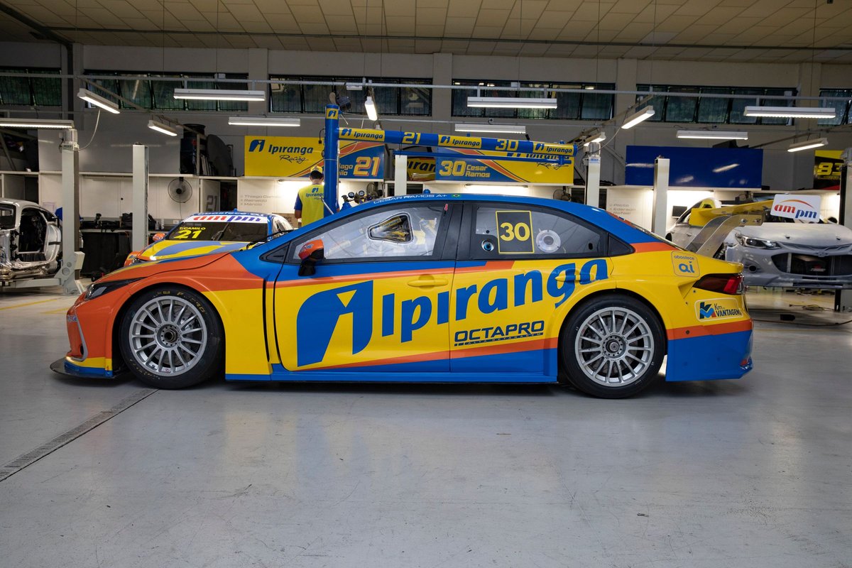 Apresentação do carro da Ipiranga Racing de 2021 com Thiago Camilo e César Ramos