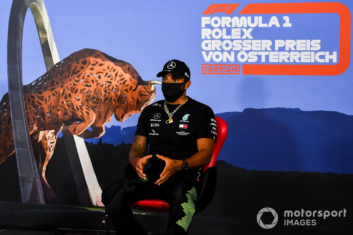 Lewis Hamilton, Mercedes AMG F1 durante la conferenza stampa