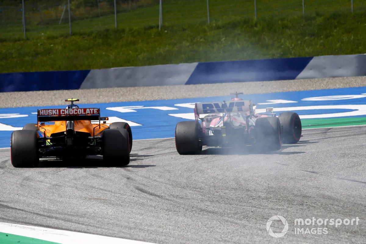 Sergio Perez, Racing Point RP20, precede Lando Norris, McLaren MCL35