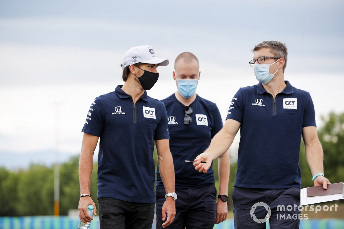 Pierre Gasly, AlphaTauri walks the track
