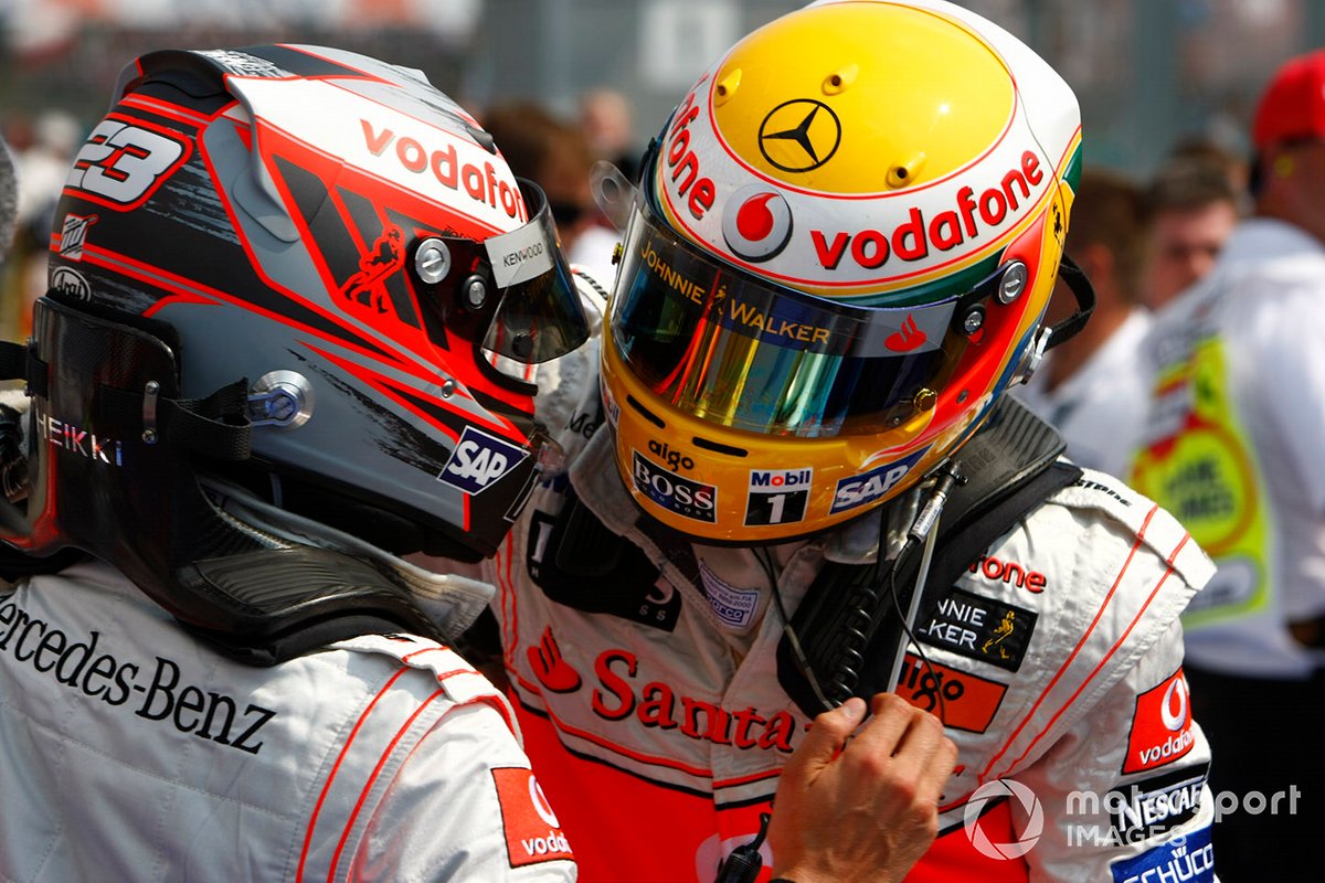 Heikki Kovalainen, McLaren , Lewis Hamilton, McLaren en parc ferme