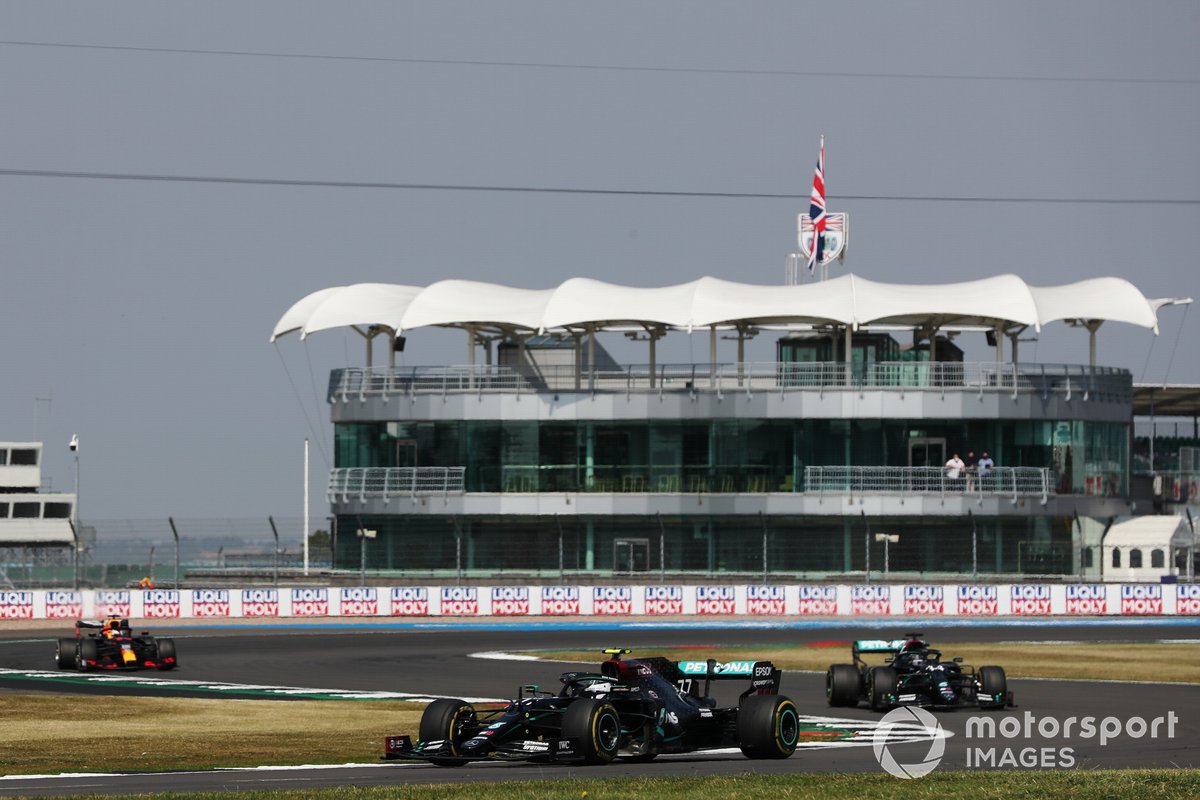 Valtteri Bottas, Mercedes F1 W11, Lewis Hamilton, Mercedes F1 W11, Max Verstappen, Red Bull Racing RB16