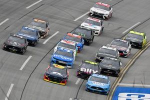 William Byron, Hendrick Motorsports, Chevrolet Camaro Axalta and Kevin Harvick, Stewart-Haas Racing, Ford Mustang Busch Light